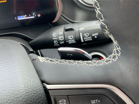 Used 2023 Jeep Grand Cherokee L Laredo image 36