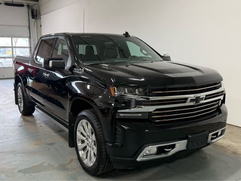 Used 2020 Chevrolet Silverado 1500 High Country w/ Technology Package AWD/4WD image 5