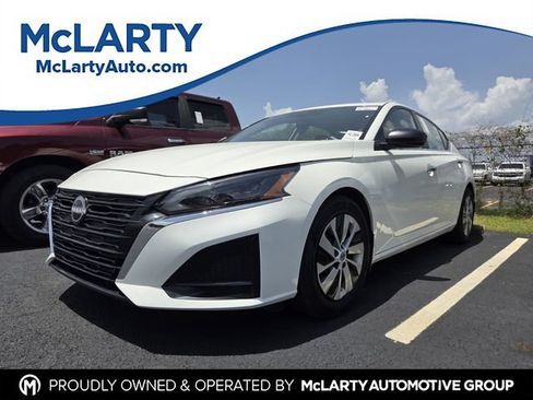 Used 2024 Nissan Altima 2.5 S FWD image 1