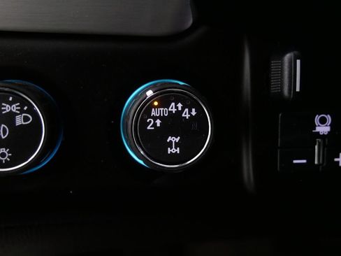 Used 2017 GMC Yukon SLT w/ Premium Edition image 17