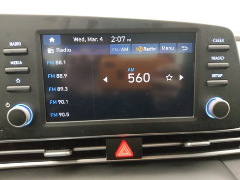 Used 2025 Hyundai Elantra SE image 25