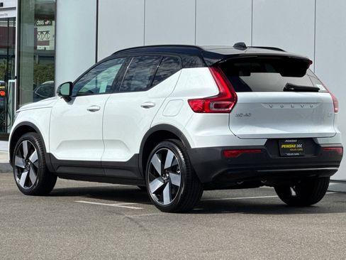 Used 2023 Volvo XC40 Recharge Ultimate w/ Protection Package Premier AWD/4WD image 3