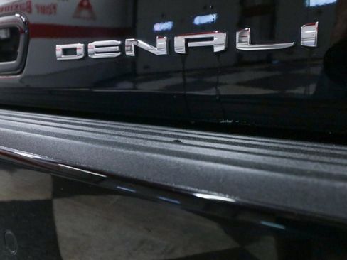 Used 2024 GMC Yukon Denali w/ Denali Reserve Package AWD/4WD image 32