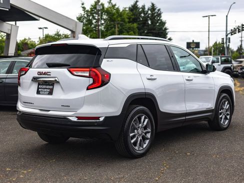 Used 2024 GMC Terrain SLT w/ Tech Package AWD/4WD image 9