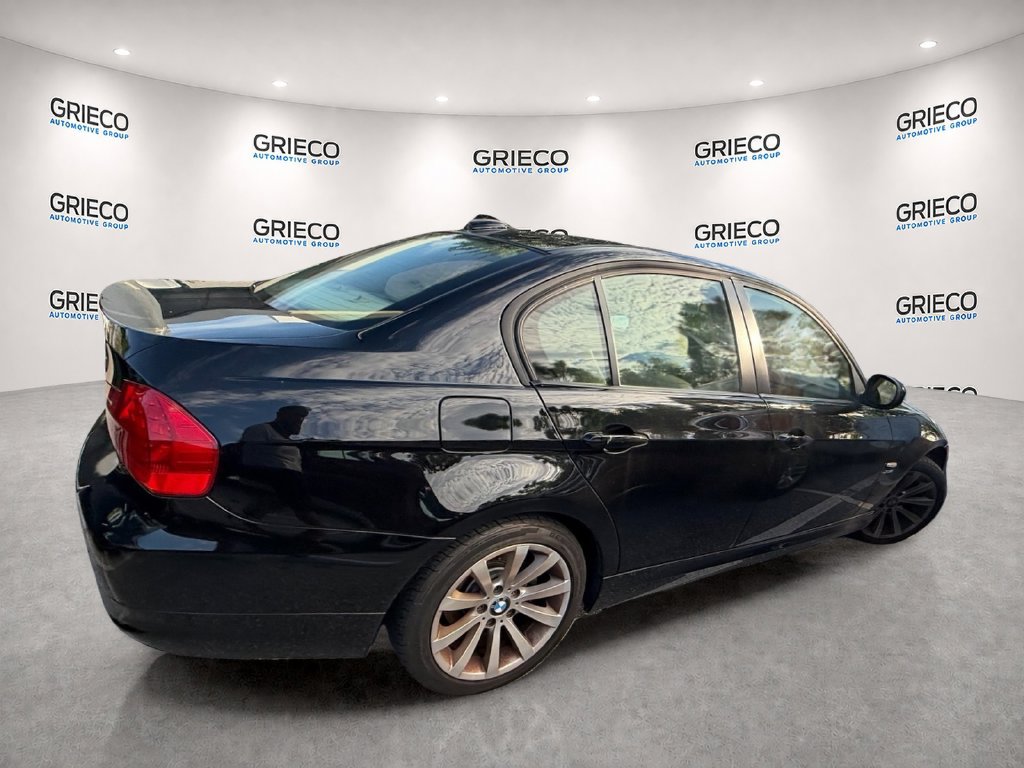 Used 2011 BMW 328i xDrive Sedan AWD/4WD image 8