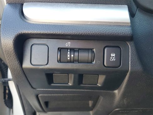 Used 2015 Subaru Crosstrek 2.0i image 29