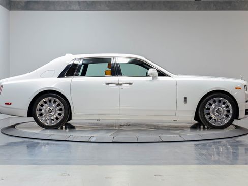 Used 2022 Rolls-Royce Phantom Sedan w/ The Phantom Package RWD image 20