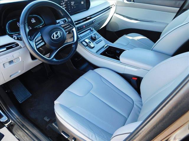 Used 2025 Hyundai Palisade SEL FWD image 16