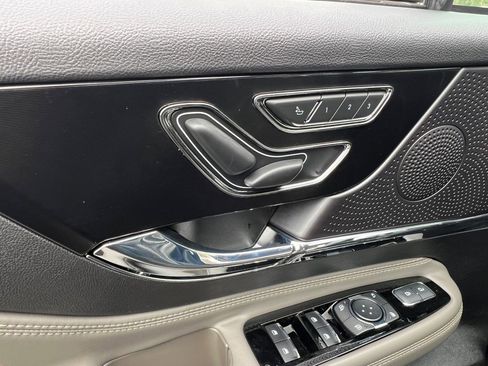 New 2026 Lincoln Corsair Premiere image 22