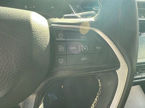 Used 2024 Jeep Grand Cherokee Laredo X w/ Luxury Tech Group I image 29