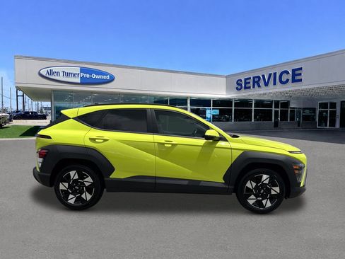 Certified 2024 Hyundai Kona SEL w/ Convenience Package FWD image 9