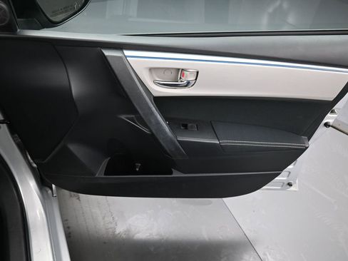 Used 2014 Toyota Corolla LE image 31
