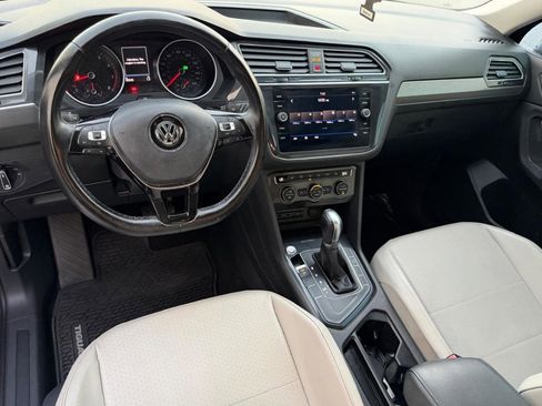 Used 2019 Volkswagen Tiguan SE image 19