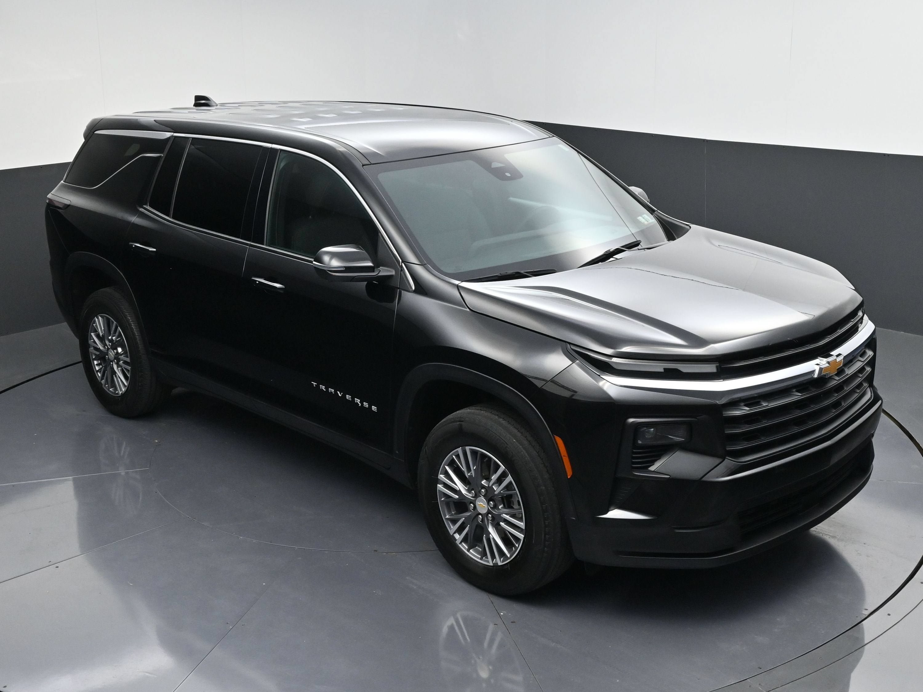 Certified 2024 Chevrolet Traverse LS FWD image 47