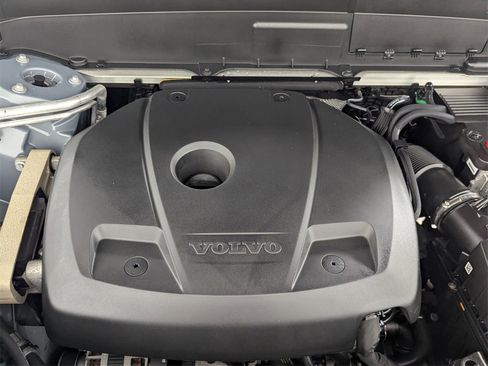 Used 2020 Volvo XC90 T5 Momentum w/ Protection Package Premier image 10