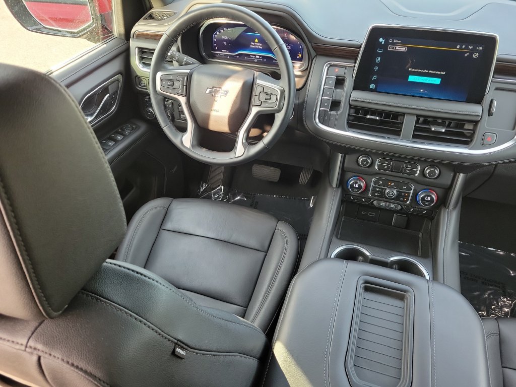 Used 2023 Chevrolet Tahoe Z71 w/ Luxury Package AWD/4WD image 9