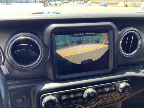 Used 2021 Jeep Wrangler Unlimited Rubicon AWD/4WD image 19