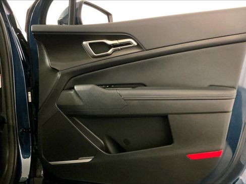 Certified 2025 Kia Sportage EX w/ EX Premium Package image 25