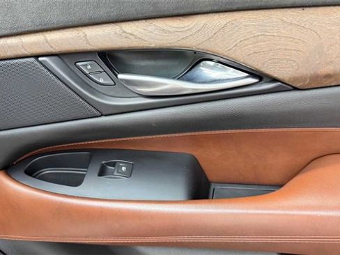 Used 2018 Cadillac Escalade ESV Premium Luxury image 15