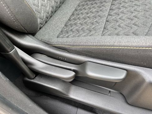 Used 2023 Chevrolet Equinox LT image 50