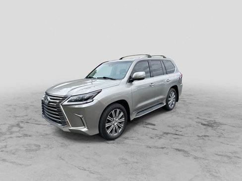 Used 2017 Lexus LX 570 4WD w/ Luxury Package image 4