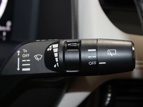 Used 2024 Nissan Rogue SL FWD image 37