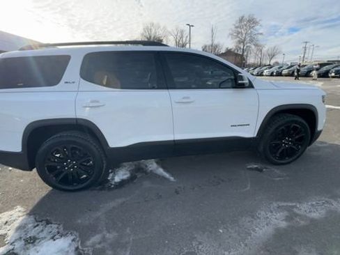 Used 2023 GMC Acadia SLT w/ Elevation Edition image 9