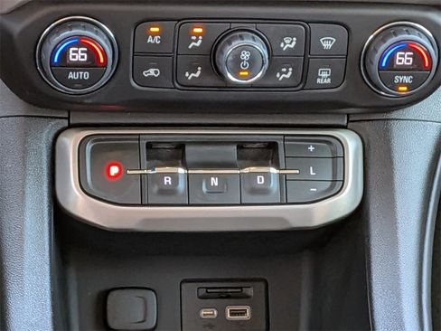 Used 2022 GMC Acadia Denali w/ Denali Technology Package image 19