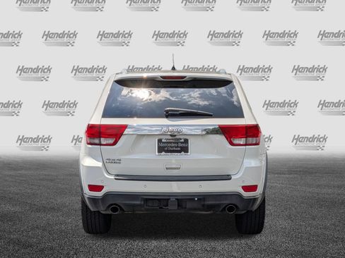 Used 2011 Jeep Grand Cherokee Laredo AWD/4WD image 9