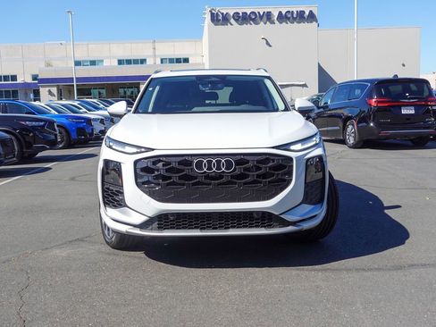 New 2026 Audi Q3 quattro 2.0T AWD/4WD image 3
