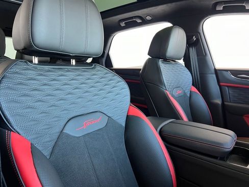 Used 2026 Bentley Bentayga Speed image 25