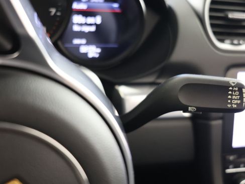 Used 2019 Porsche 718 Boxster image 24