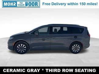 Used 2021 Chrysler Pacifica Touring-L video 2