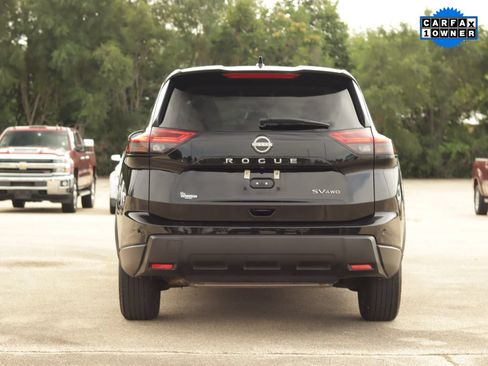 Used 2024 Nissan Rogue SV AWD/4WD image 6