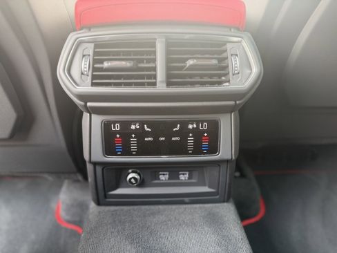 Used 2021 Lamborghini Urus AWD/4WD image 26