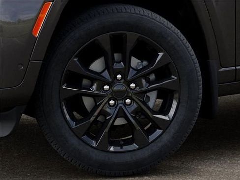 New 2026 Jeep Grand Cherokee L Limited AWD/4WD image 8