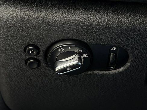 Used 2015 MINI Cooper S image 19