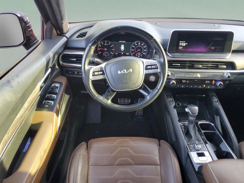 Certified 2022 Kia Telluride SX w/ SX Prestige Package image 9