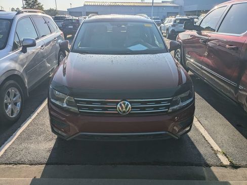 Used 2019 Volkswagen Tiguan SEL AWD/4WD image 2