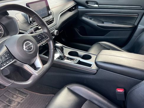 Used 2022 Nissan Altima 2.5 SR FWD image 13