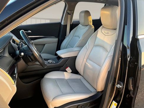 Used 2023 Cadillac XT4 Luxury w/ Cold Weather Package image 24