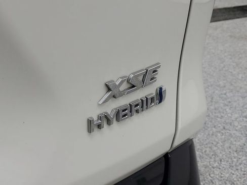 Used 2022 Toyota RAV4 XSE AWD/4WD image 7