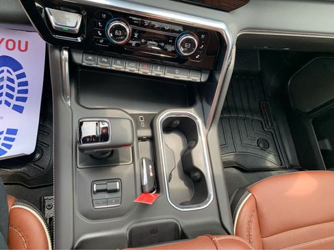 Used 2025 GMC Sierra 1500 Denali Ultimate AWD/4WD image 19
