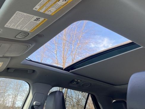 Used 2023 Ford Explorer Limited image 13