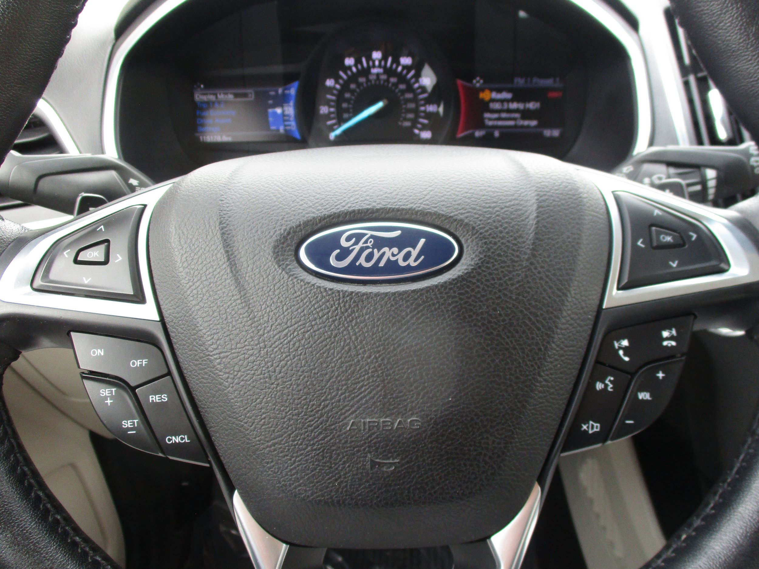 Used 2017 Ford Edge Titanium w/ Cold Weather Package FWD image 16