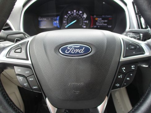 Used 2017 Ford Edge Titanium w/ Cold Weather Package FWD image 16