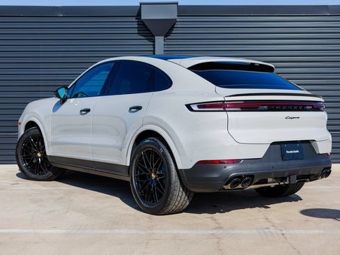 Certified 2026 Porsche Cayenne Coupe AWD/4WD image 3