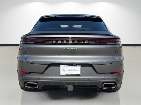 Used 2025 Porsche Cayenne Coupe image 4