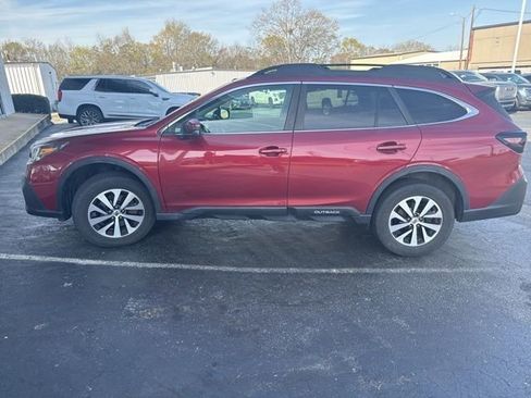 Used 2021 Subaru Outback Premium image 10