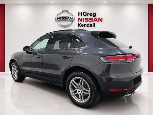 Used 2020 Porsche Macan AWD/4WD image 2